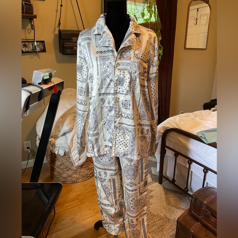 Snoop dog pajamas - Picture 3 of 13